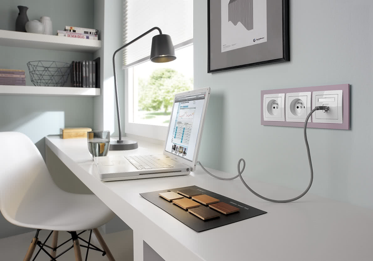 Potrójna ramka DECO Pastel Mat w kolorze liliowym Potrójna ramka DECO Pastel Mat w kolorze liliowym
