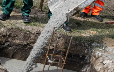 Cementy i dodatki modyfikujące własności zapraw i betonów